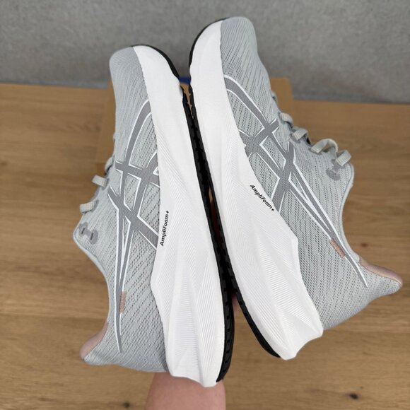 Asics Womens Versablast 4 Running Shoes Size 9 Gray White Gym Comfort 1012B775 - Picture 8 of 15